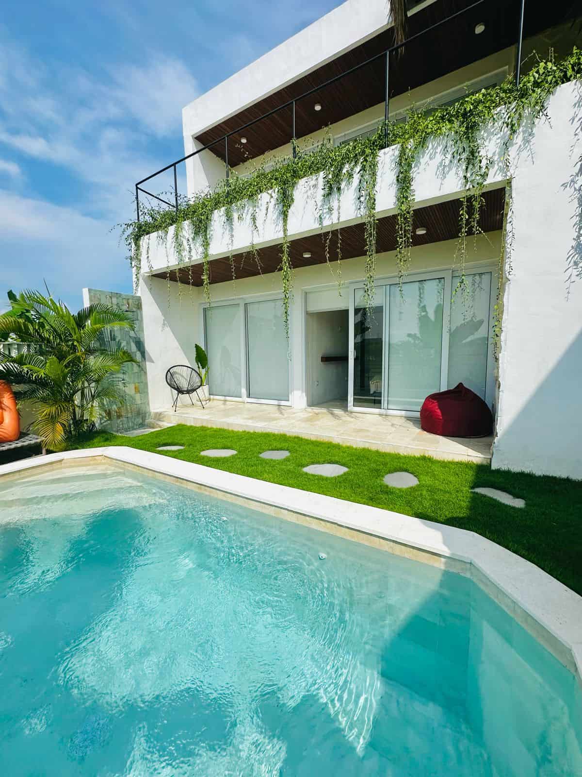 LUXURY 3 BEDROOM VILLA WITH RICE FIELD VIEW FOR SALE LEASEHOLD IN TUMBAK BAYUH BE-795 